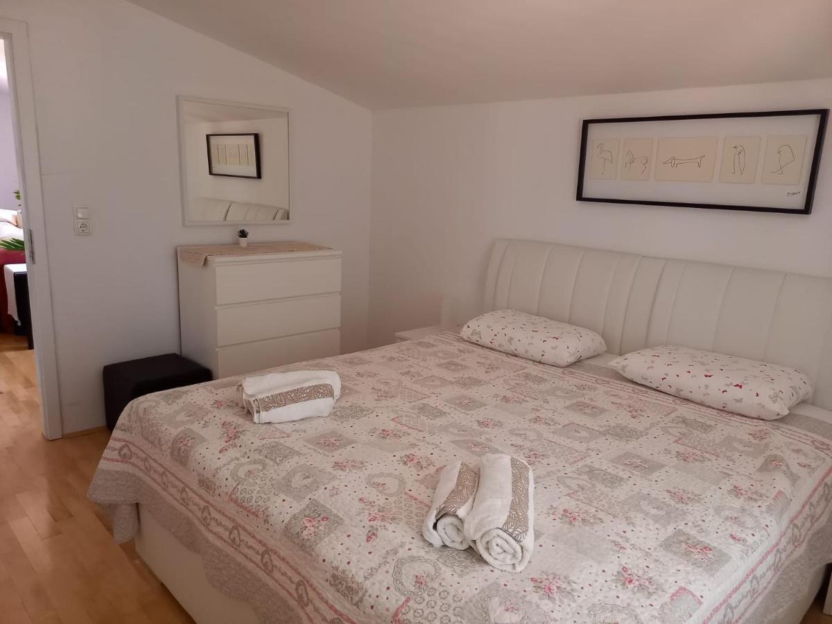 Apartman Marina Sa Parkingom เยลซา ภายนอก รูปภาพ