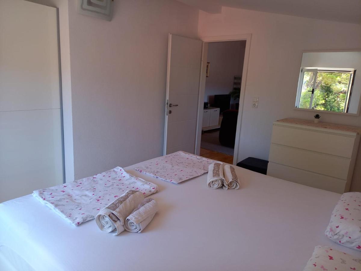 Apartman Marina Sa Parkingom เยลซา ภายนอก รูปภาพ